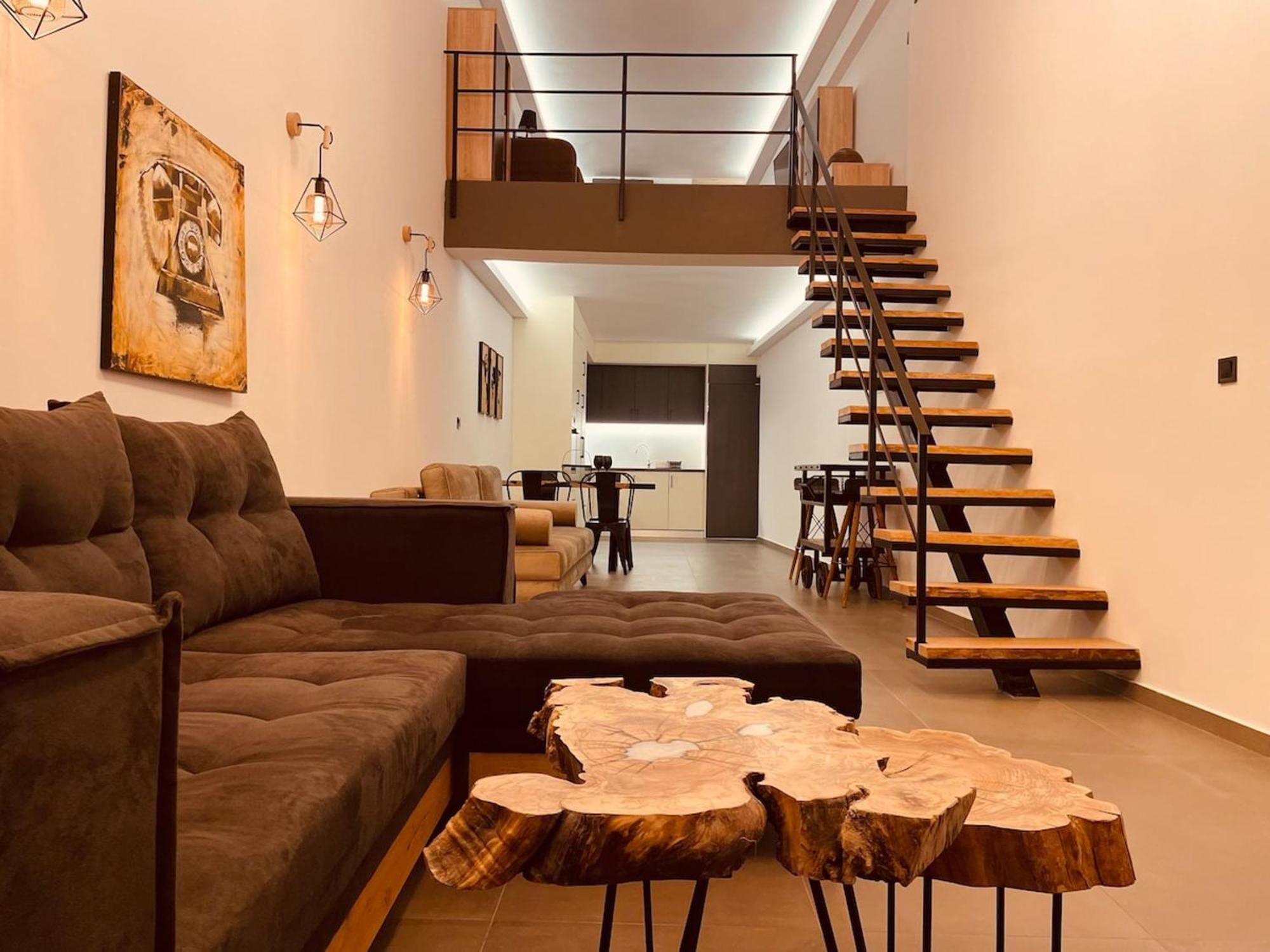 Loft -nomad Friendly # Superhost Hub# *